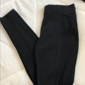 ❌ SOLD Lou & Grey Black Leggings